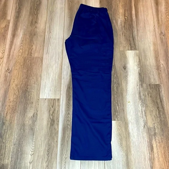 Two colour scrub set - Picture 2 of 2